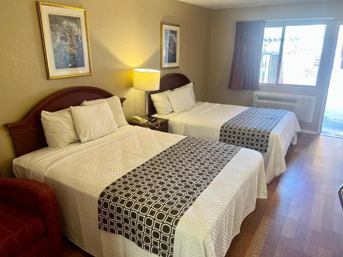 Park Avenue Inn & Suites Victorville Bagian luar foto