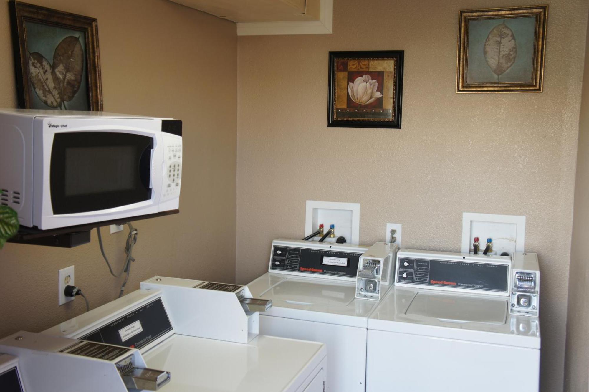 Park Avenue Inn & Suites Victorville Bagian luar foto