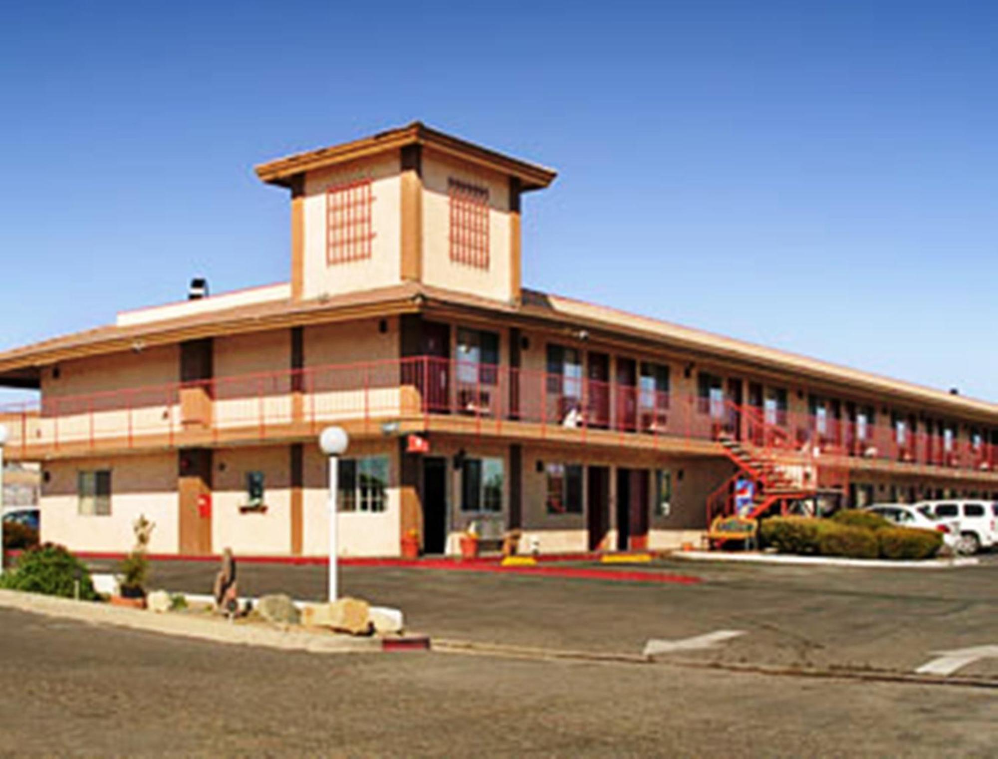 Park Avenue Inn & Suites Victorville Bagian luar foto