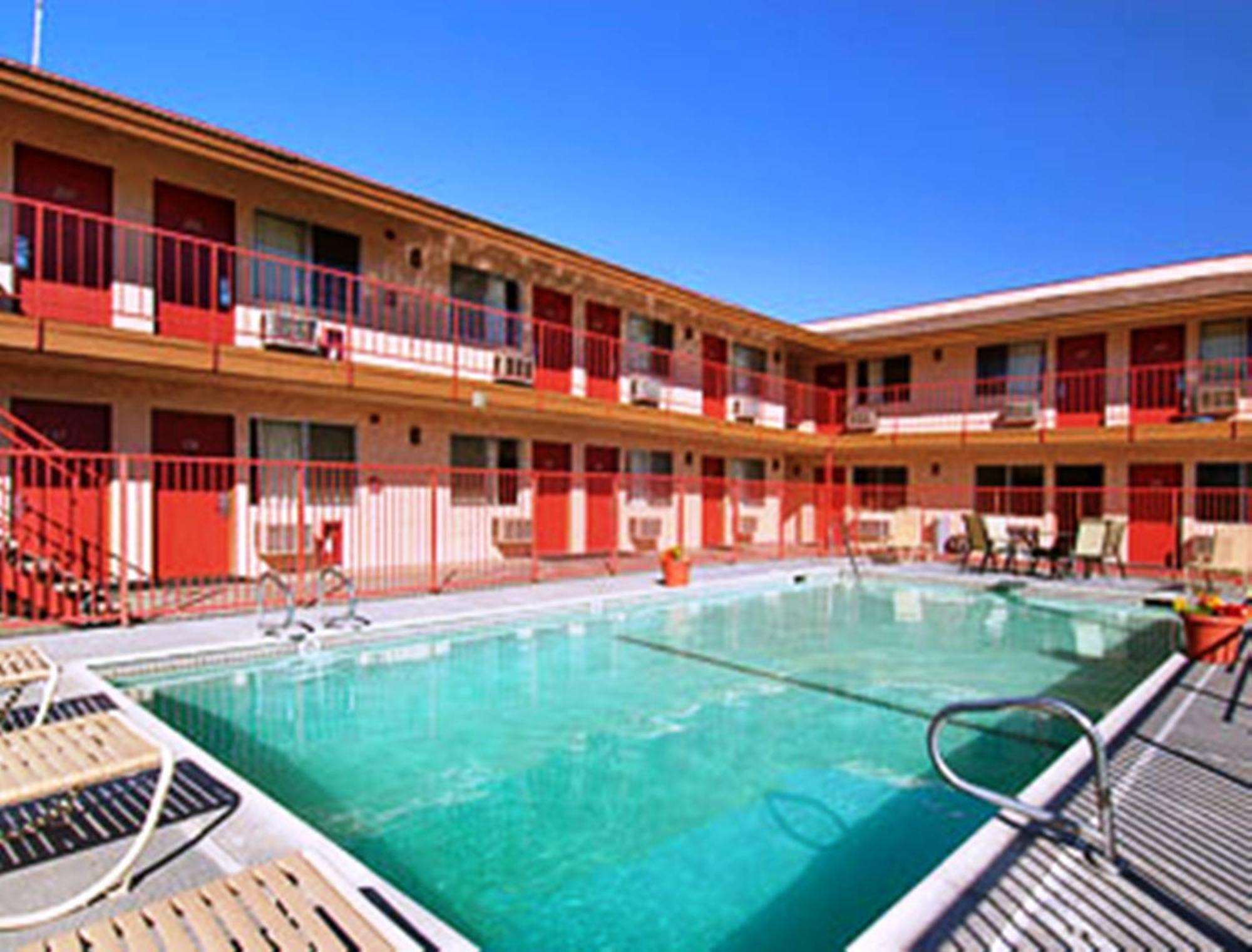 Park Avenue Inn & Suites Victorville Bagian luar foto