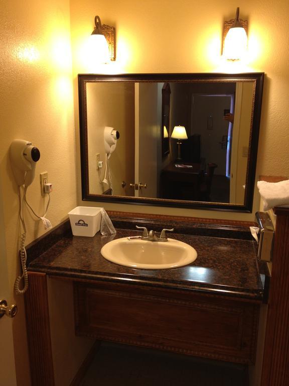 Park Avenue Inn & Suites Victorville Ruang foto