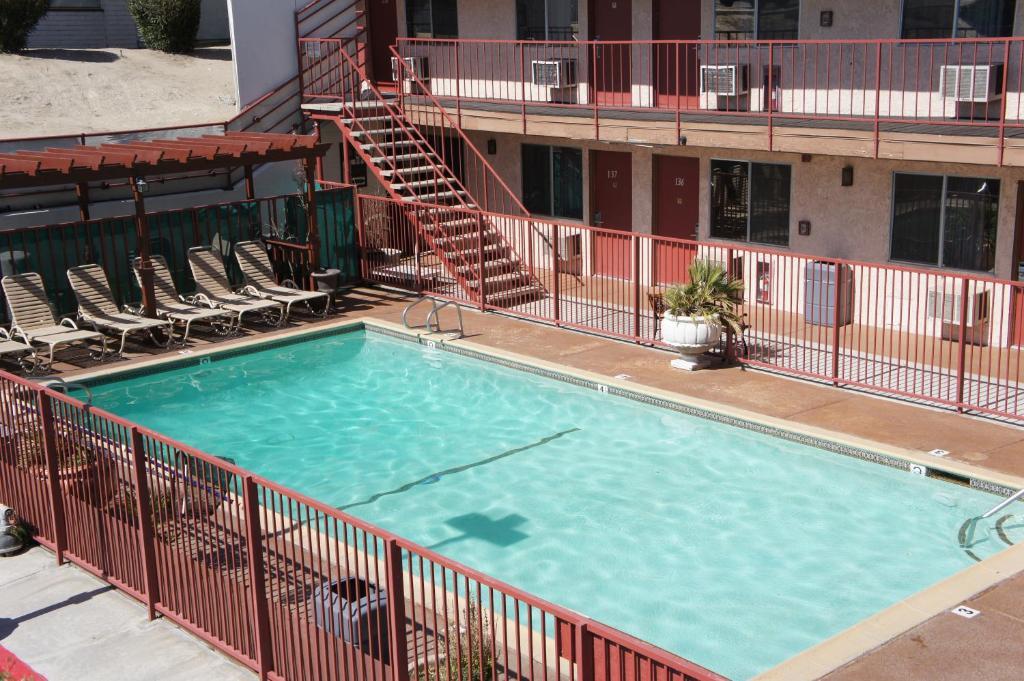 Park Avenue Inn & Suites Victorville Bagian luar foto