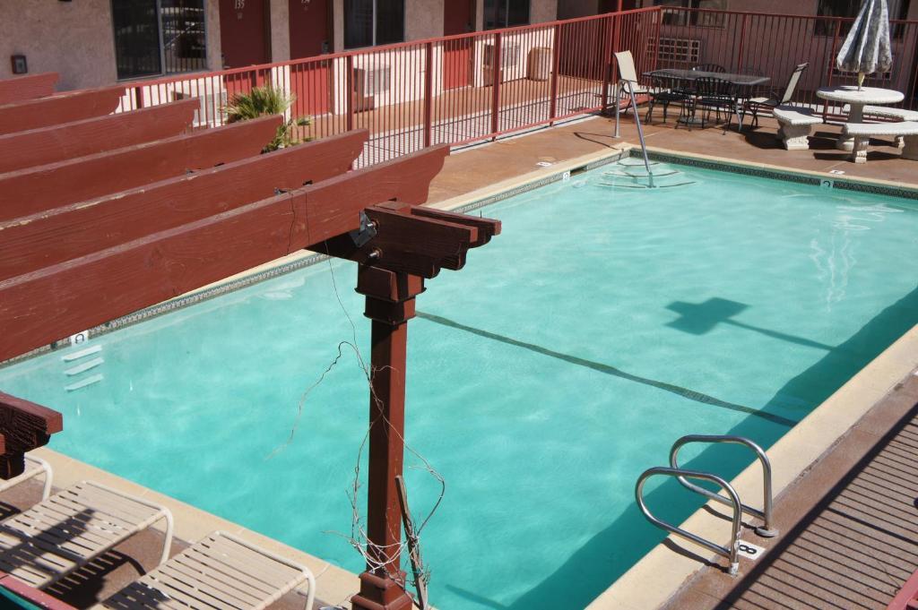 Park Avenue Inn & Suites Victorville Bagian luar foto